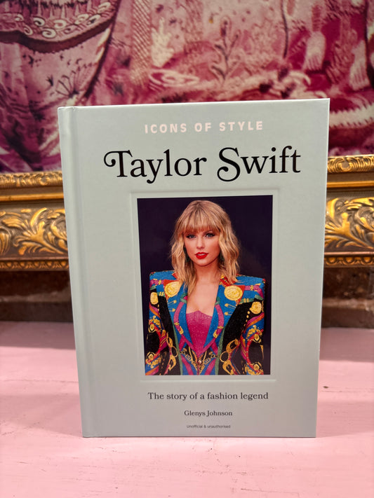 Icons of Style - Taylor Swift